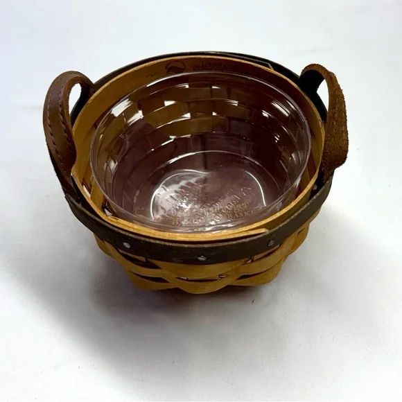 Longaberger Small Basket w/leather handles - Picture 2 of 5